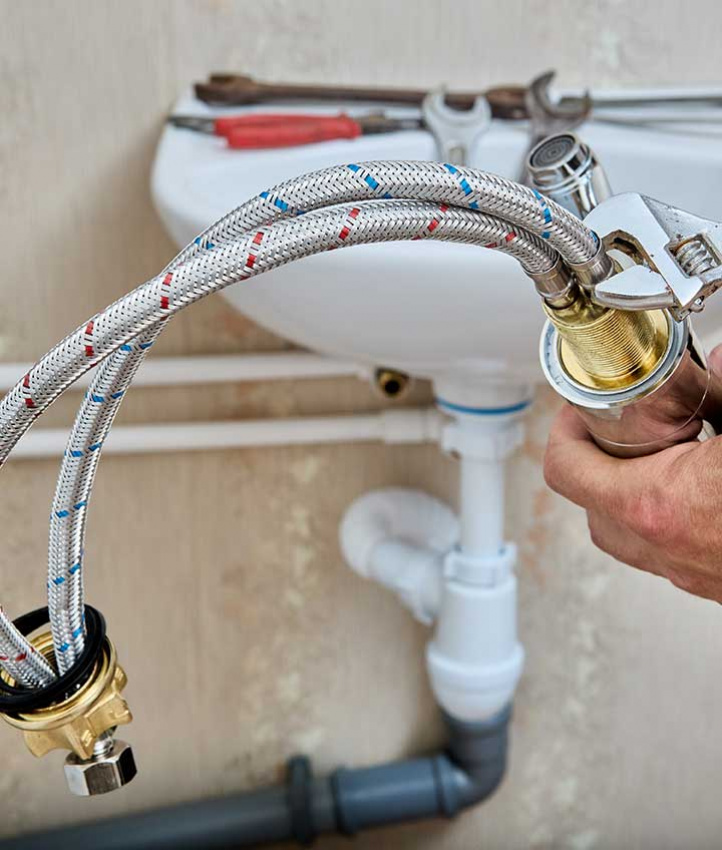 Voda (rozvody, úprava vody)